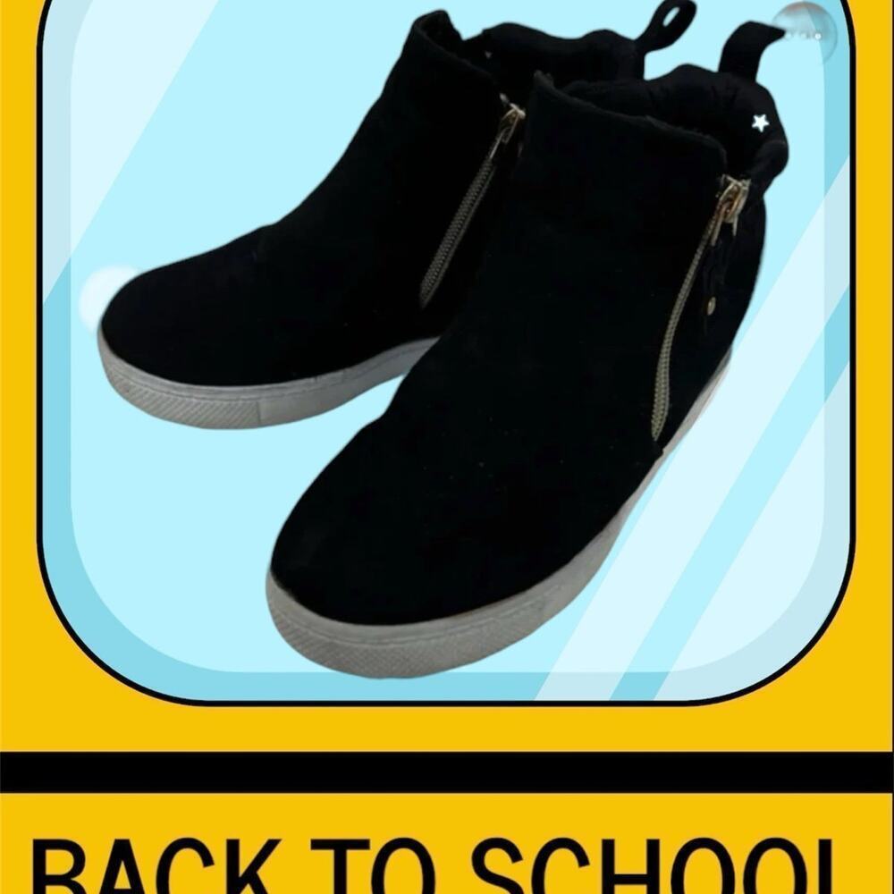 Steve Madden black, girls shoe size 2